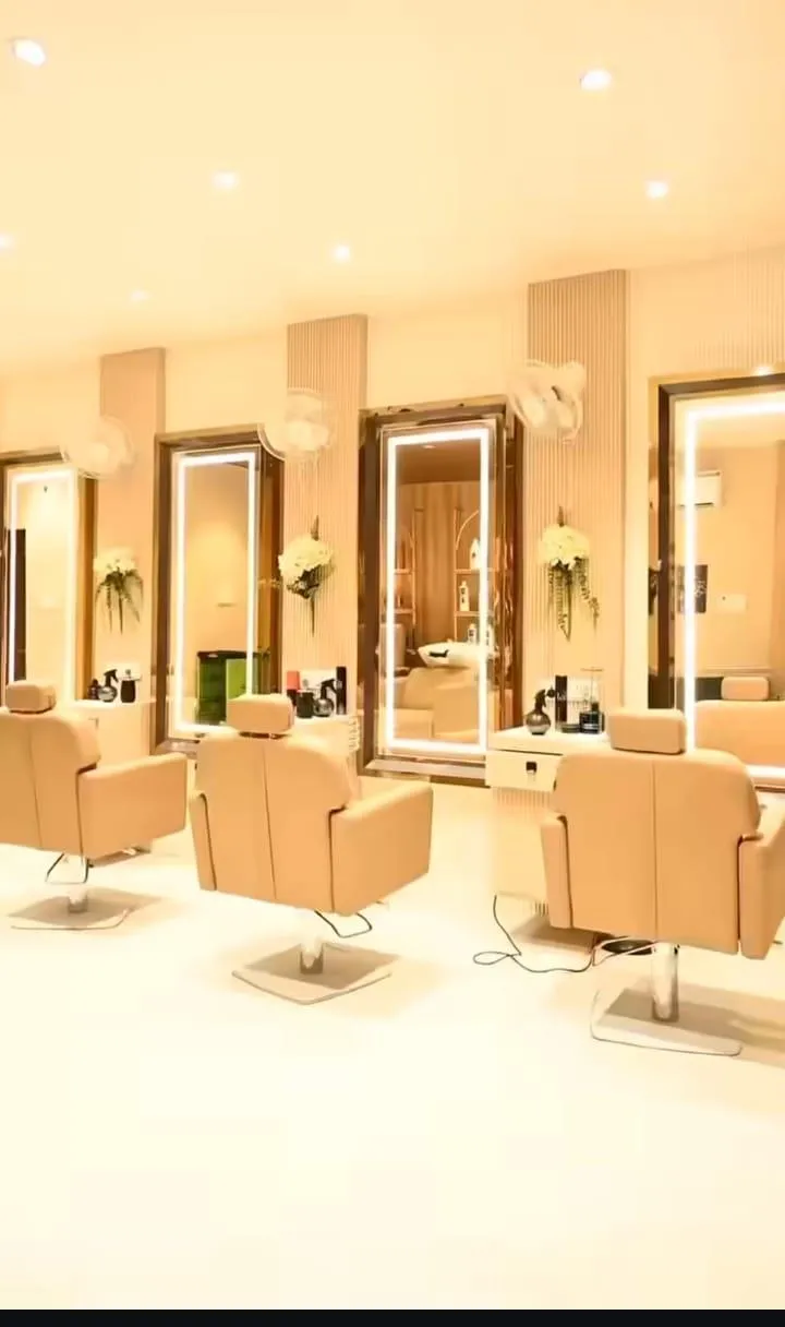 Shampoo Recliner Stations and Hydraulic Wash Units at Jawed Habib Kalyani Nagar