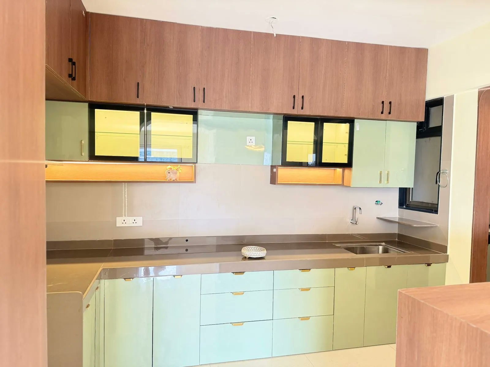 Completed Modular Kitchen in Pune by Aanganshobha